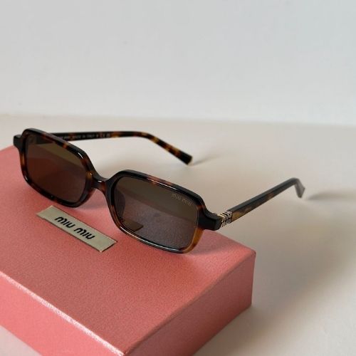 Miu Miu Rectangle Marron